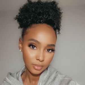 Meet your Posher, Lizzie